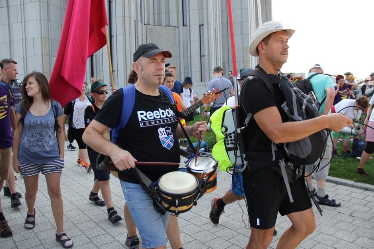 Świątynia Opatrzności Bożej na trasie "siedemnastek"