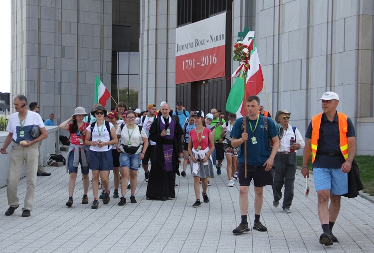 Świątynia Opatrzności Bożej na trasie "siedemnastek"