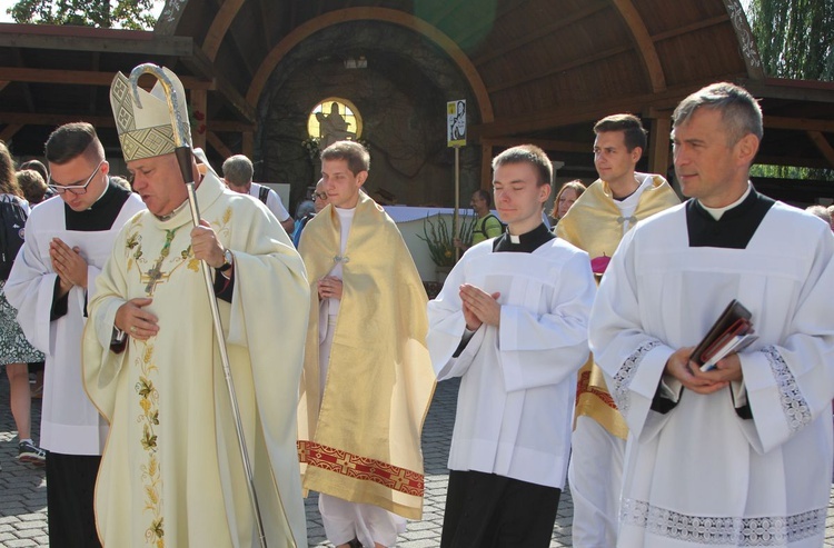 28. Piesza Pielgrzymka Bielsko-Żywiecka na Jasną Górę - Msza św. w Hałcnowie - 2019