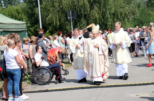 Wyjście pielgrzymki diecezji radomskiej cz. 1