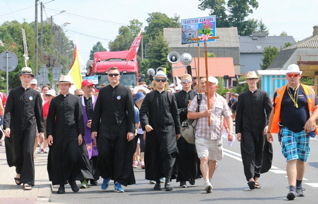 Kolumna skarżyska radomskiej pielgrzymki