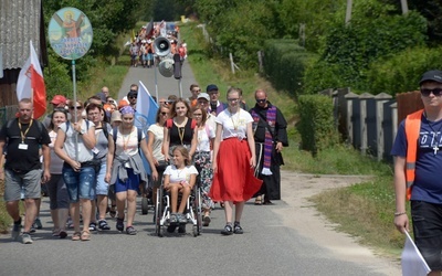 Skarżyską kolumnę tworzą 3 grupy - sanktuaryjna, franciszkańska i suchedniowska.