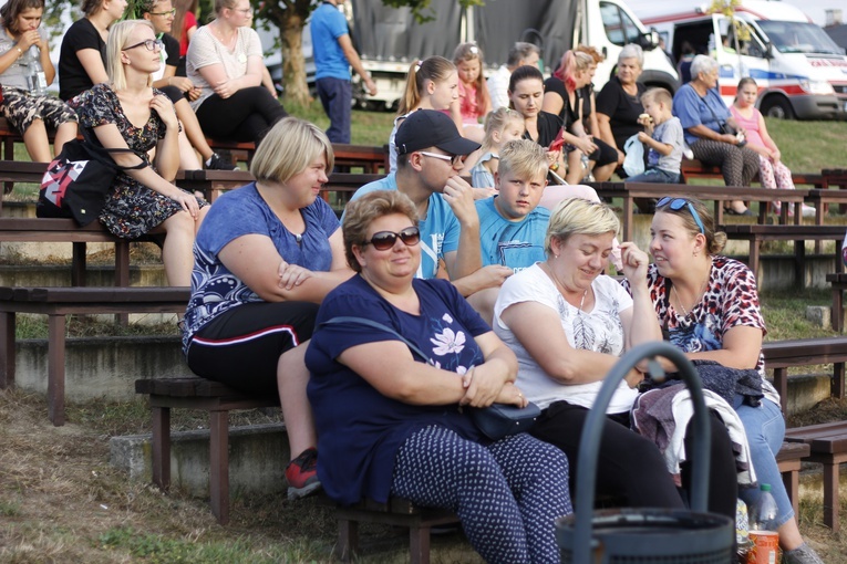 Dzień 1 - Wieczór Radości w Makowie