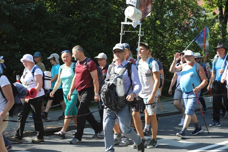 28. pielgrzymka diecezjalna wyrusza z Hałcnowa na Jasną Górę - 2019