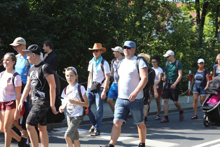 28. pielgrzymka diecezjalna wyrusza z Hałcnowa na Jasną Górę - 2019