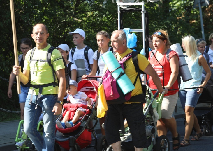 28. pielgrzymka diecezjalna wyrusza z Hałcnowa na Jasną Górę - 2019