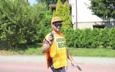 Pielgrzymi hałcnowscy na trasie - w Pisarzowicach - 2019