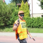 Pielgrzymi hałcnowscy na trasie - w Pisarzowicach - 2019