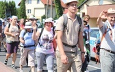 Pielgrzymi hałcnowscy na trasie - w Pisarzowicach - 2019