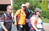 Pielgrzymi hałcnowscy na trasie - w Pisarzowicach - 2019