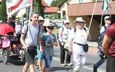 Pielgrzymi hałcnowscy na trasie - w Pisarzowicach - 2019