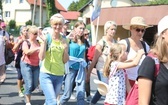 Pielgrzymi hałcnowscy na trasie - w Pisarzowicach - 2019