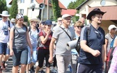 Pielgrzymi hałcnowscy na trasie - w Pisarzowicach - 2019