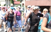 Pielgrzymi hałcnowscy na trasie - w Pisarzowicach - 2019