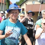 Pielgrzymi hałcnowscy na trasie - w Pisarzowicach - 2019