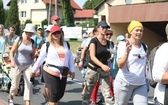 Pielgrzymi hałcnowscy na trasie - w Pisarzowicach - 2019