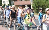 Pielgrzymi hałcnowscy na trasie - w Pisarzowicach - 2019