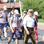 Pielgrzymi hałcnowscy na trasie - w Pisarzowicach - 2019