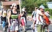Pielgrzymi hałcnowscy na trasie - w Pisarzowicach - 2019