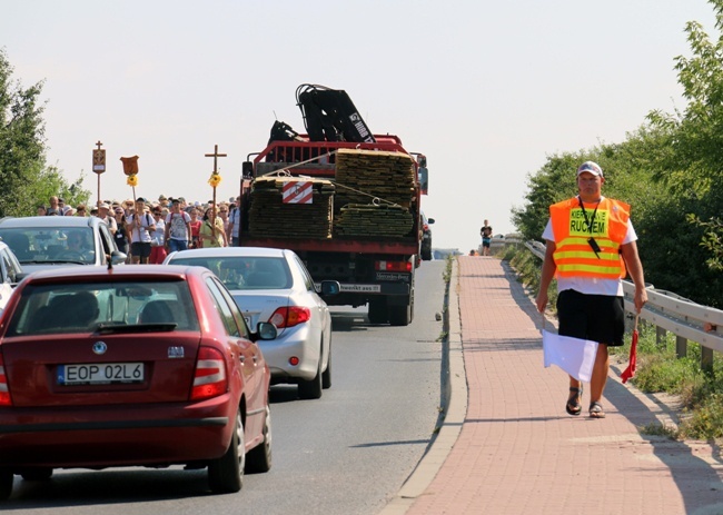 Kolumna z Opoczna na radomskiej pielgrzymce