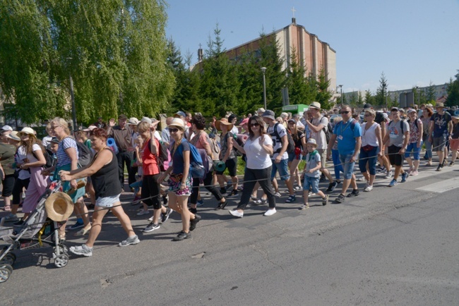 Kolumna z Opoczna na radomskiej pielgrzymce