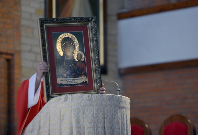 Kolumna z Opoczna na radomskiej pielgrzymce