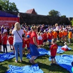 Spotkanie przedszkolaków z zespołami folklorystycznymi