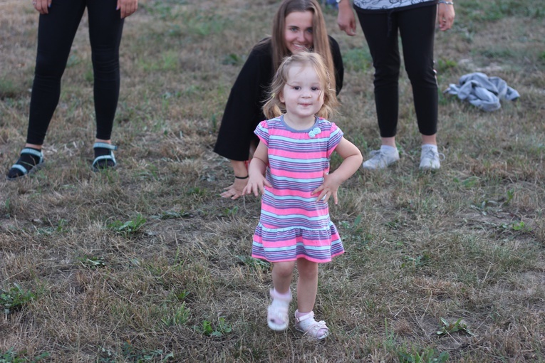 Apel grupy Granatowej i Białej