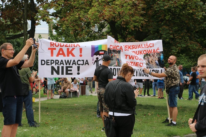 Wokół marszu równości w Płocku