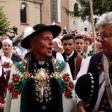 Modlitwa w intencji abp. Marka Jędraszewskiego pod oknem papieskim 