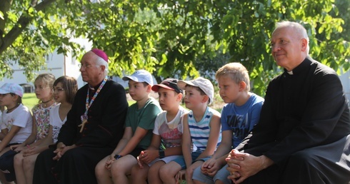 Uczestników półkolonii odwiedził bp Andrzej F. Dziuba.