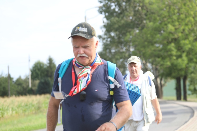 28. Pielgrzymka Cieszyńska 2019 na trasie - w Bziu Zameckim