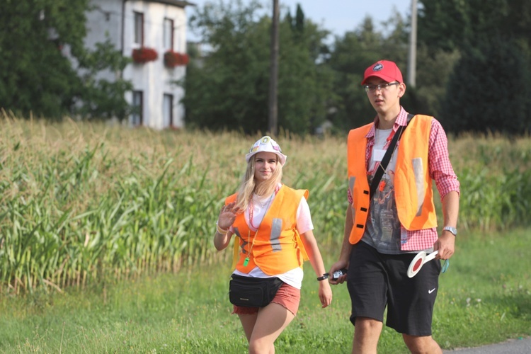 28. Pielgrzymka Cieszyńska 2019 na trasie - w Bziu Zameckim