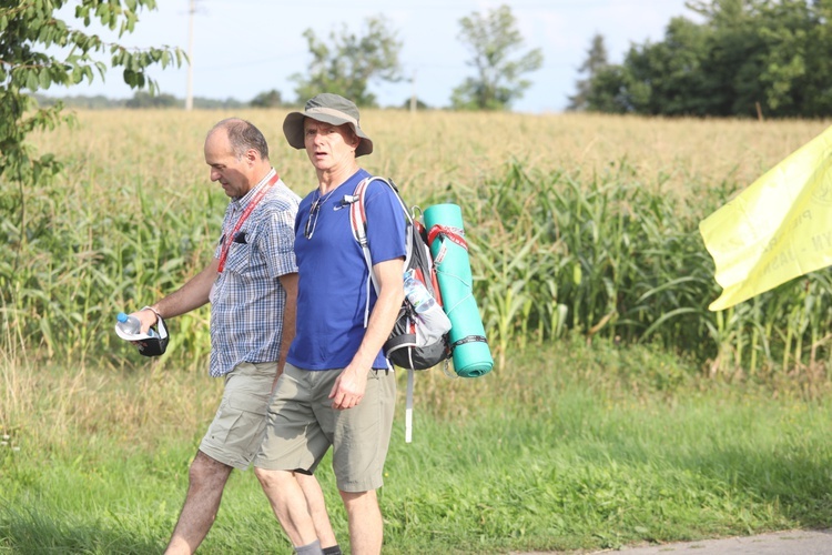 28. Pielgrzymka Cieszyńska 2019 na trasie - w Bziu Zameckim