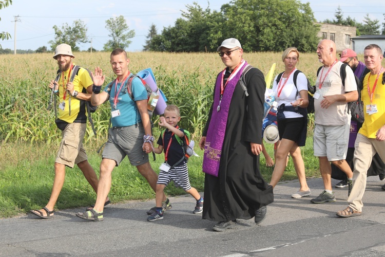 28. Pielgrzymka Cieszyńska 2019 na trasie - w Bziu Zameckim