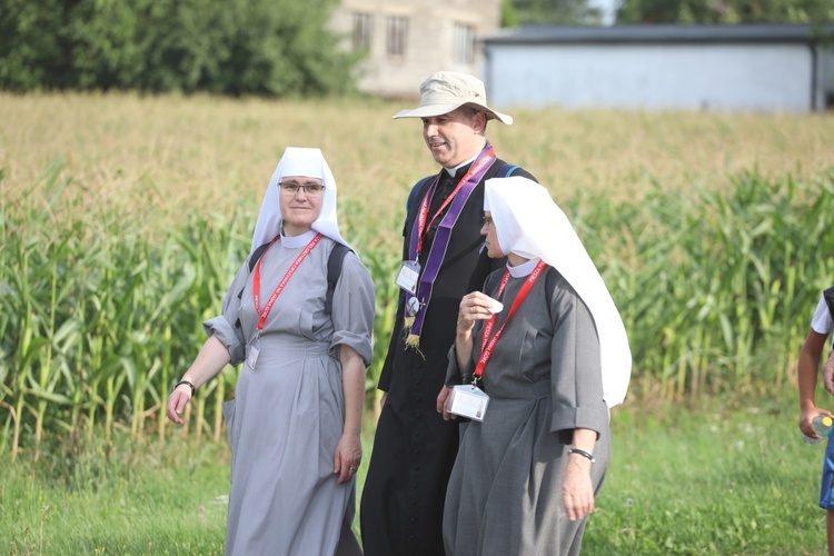 28. Pielgrzymka Cieszyńska 2019 na trasie - w Bziu Zameckim