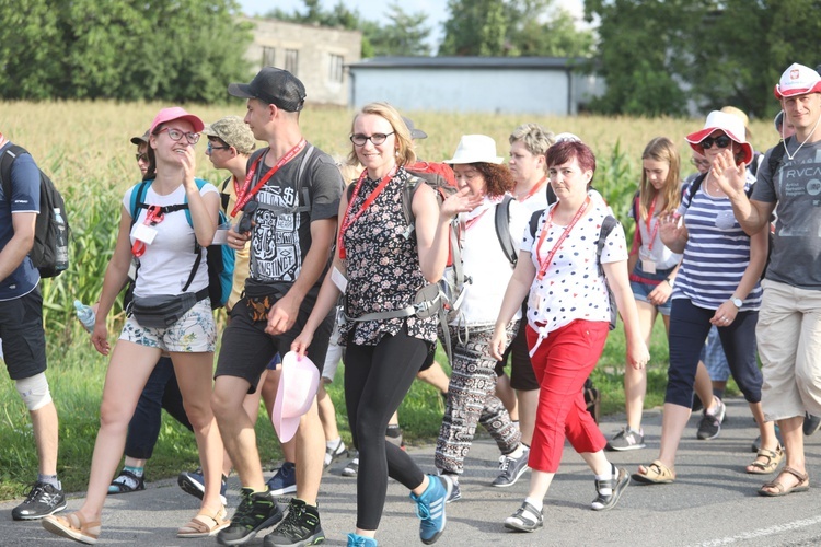 28. Pielgrzymka Cieszyńska 2019 na trasie - w Bziu Zameckim