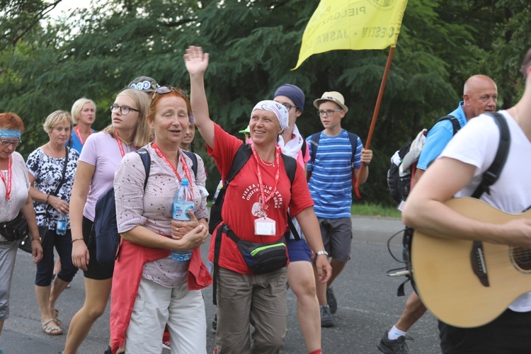 28. Pielgrzymka Cieszyńska 2019 na trasie - w Bziu Zameckim