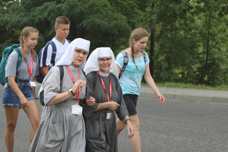 28. Pielgrzymka Cieszyńska 2019 na trasie - w Bziu Zameckim