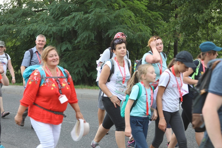 28. Pielgrzymka Cieszyńska 2019 na trasie - w Bziu Zameckim