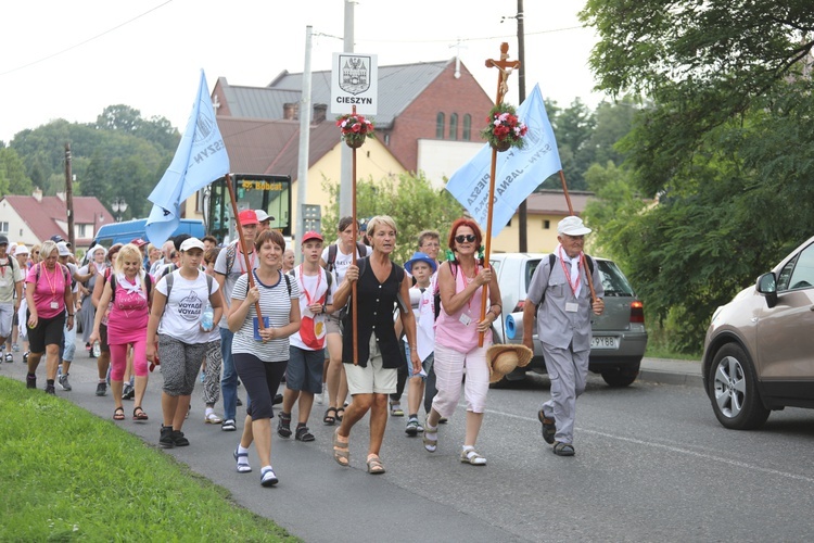 28. Pielgrzymka Cieszyńska 2019 na trasie - w Bziu Zameckim