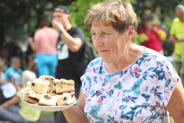 Pielgrzymi hałcnowscy w gościnie w Bielanach - 2019