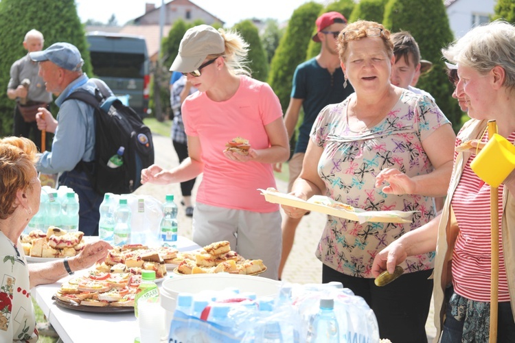 Pielgrzymi hałcnowscy w gościnie w Bielanach - 2019