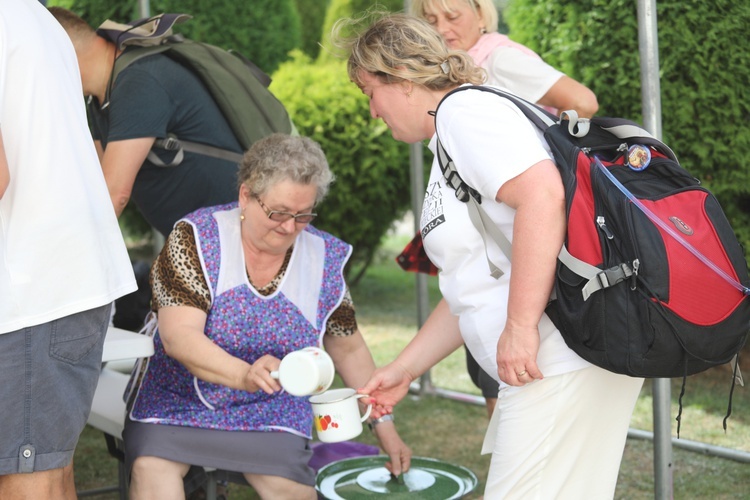 Pielgrzymi hałcnowscy w gościnie w Bielanach - 2019