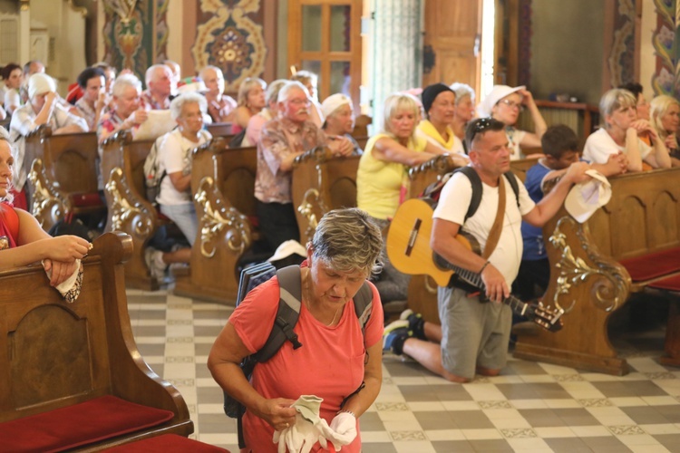 Pielgrzymi hałcnowscy w gościnie w Bielanach - 2019