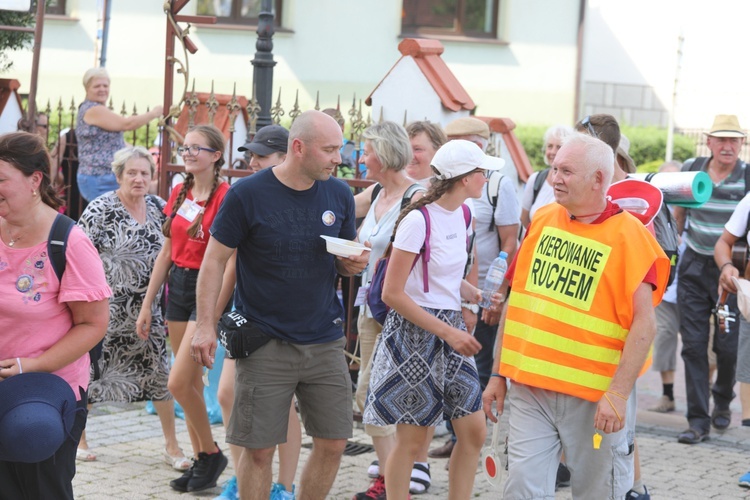 Pielgrzymi hałcnowscy w gościnie w Bielanach - 2019