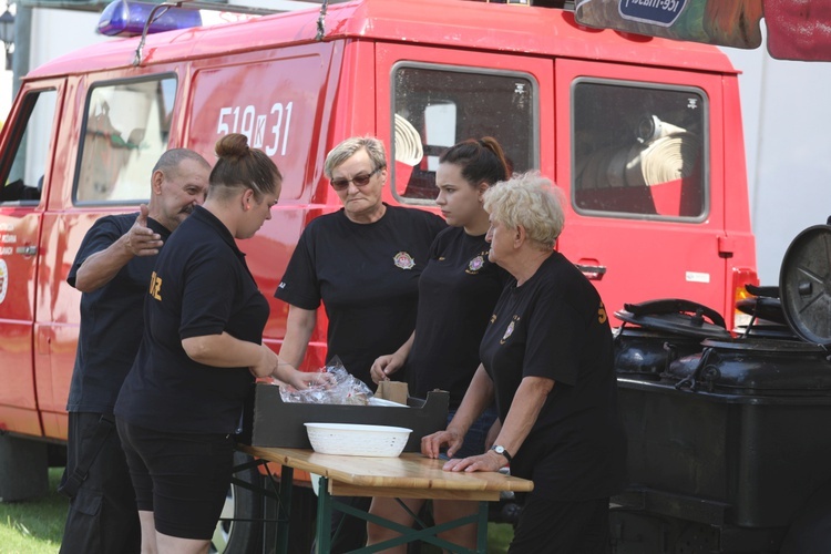 Pielgrzymi hałcnowscy w gościnie w Bielanach - 2019