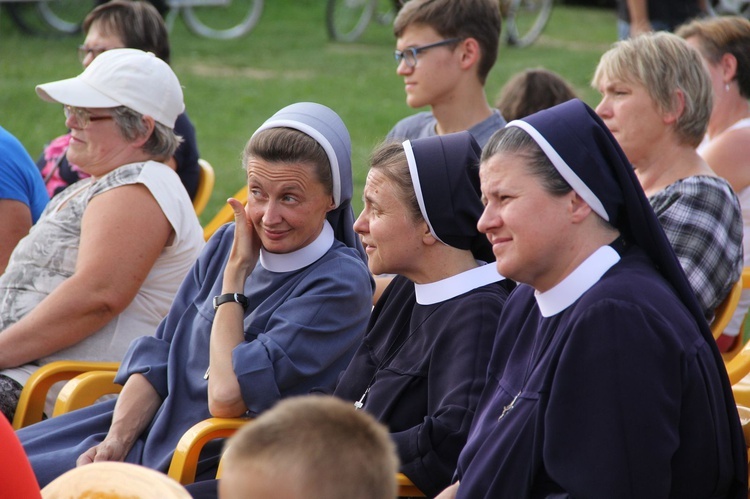 Dekanalne spotkanie młodzieży w Bobrowej