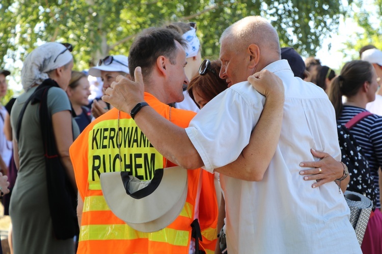 - Na górce przeprośnej pielgrzym ma pozbyć się przeszkody na spotkanie z Bogiem - mówi ks. Grelewicz.