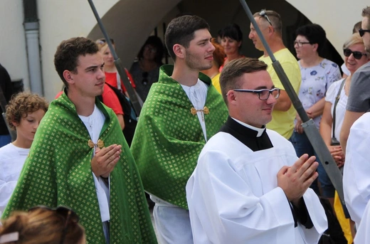 Oczekiwanie na pieszych pielgrzymów jasnogórskich i Msza święta - 2019